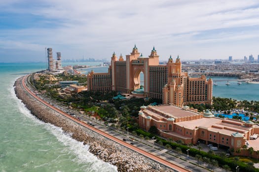 Explore Luxury Hotels in the Heart of Iconic Cities